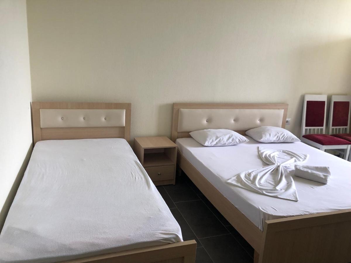 Bujtina Vrenezi Hotell Peshkopi Eksteriør bilde