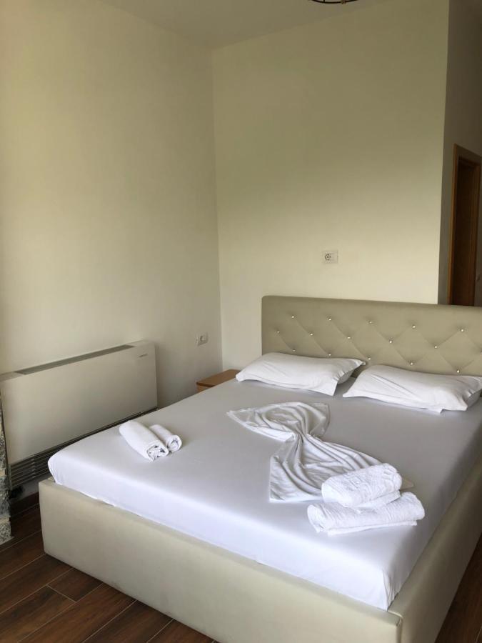 Bujtina Vrenezi Hotell Peshkopi Eksteriør bilde