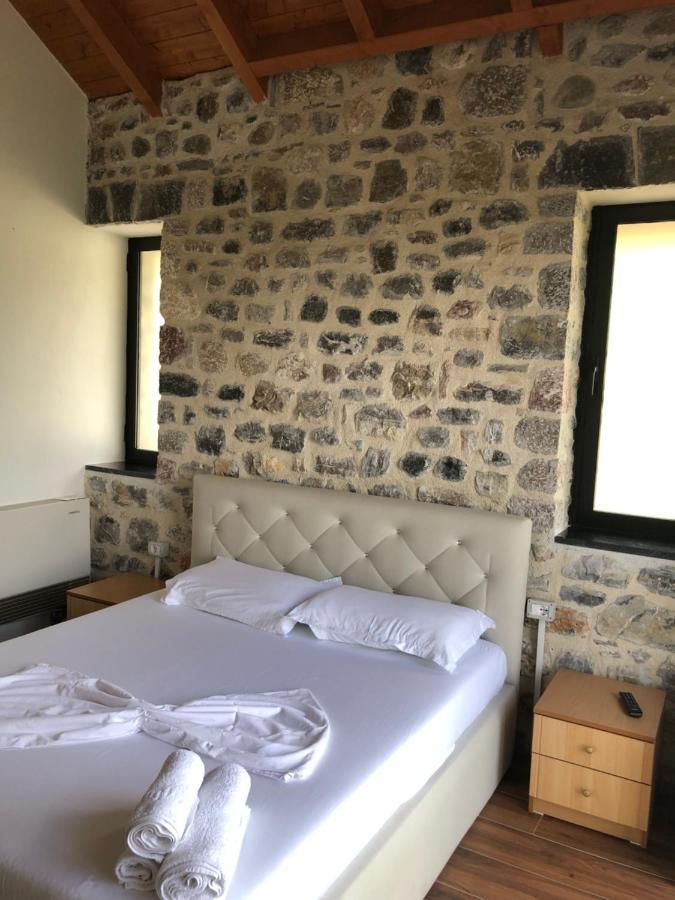 Bujtina Vrenezi Hotell Peshkopi Eksteriør bilde