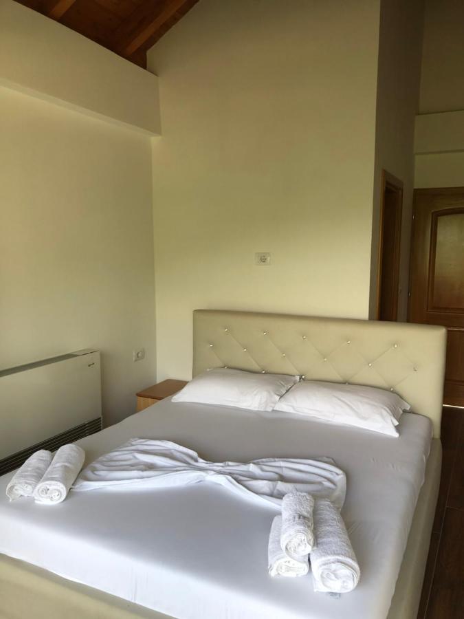 Bujtina Vrenezi Hotell Peshkopi Eksteriør bilde